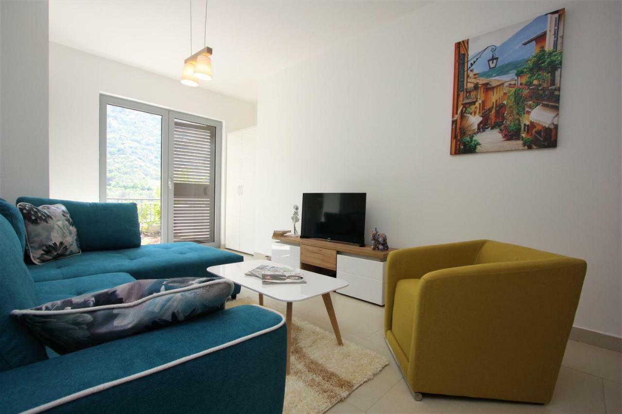 Luxury 1 Bedroom Apartment With Cozy Garden D2-2 In Morinj Kotor Exterior photo